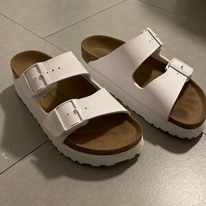 WHITE PLATFOARM BIRKENSTOCKS